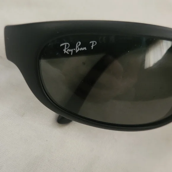 Ray-Ban Classic Black Sunglasses with Case